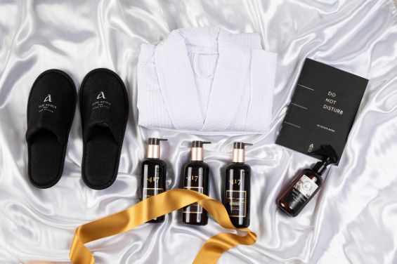 HOME_SWEET_HOTEL_6-565w